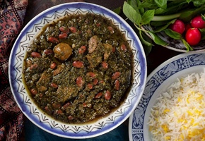 طرز تهیه خورش قورمه سبزی خوشمزه و مخصوص رستورانی
