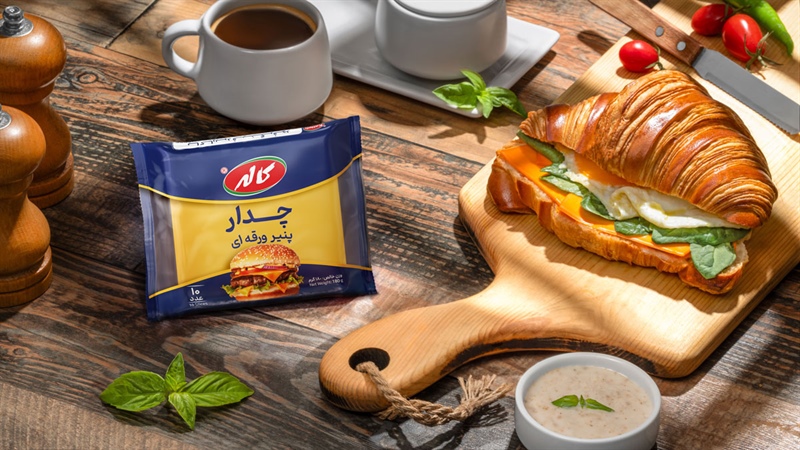 طرز تهیه کروسان با اسفناج و پنیر ورقه‌ای چدار و سس آیولی