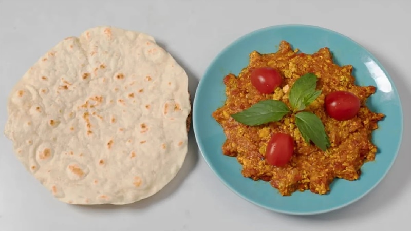 طرز تهیه میرزا قاسمی با بادمجان کبابی مجلسی و خوشمزه