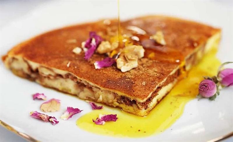 طرز تهیه قیقاناخ یا خاگینه مغزدار تبریزی به همراه شهد مخصوص