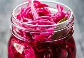 طرزتهیه “ترشی کلم قرمز” با ترفند خوشمزه کردن ترشی کلم