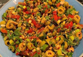 طرز تهیه سالاد زیتون، یک پیش‌غذای خوشمزه و مقوی