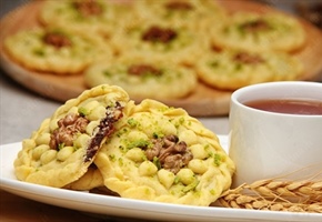 طرز تهیه شیرینی کلمپه خرمایی گردویی اصل کرمان خوشمزه با فر