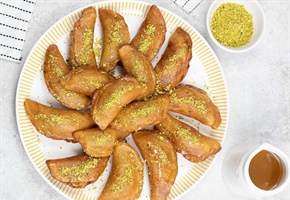 طرز تهیه شیرینی قطایف عربی مرحله به مرحله