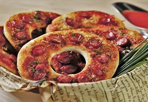 طرز تهیه پیتزا پیراشکی بازاری در خانه با و بدون فر