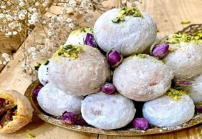 طرز تهیه قطاب یزدی در فر با طعم اصیل و سنتی