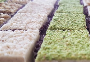 طرز تهیه حلوا گردویی اصیل تبریزی در خانه با تمام نکات