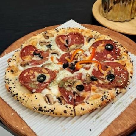 پیتزا پپرونی خانواده