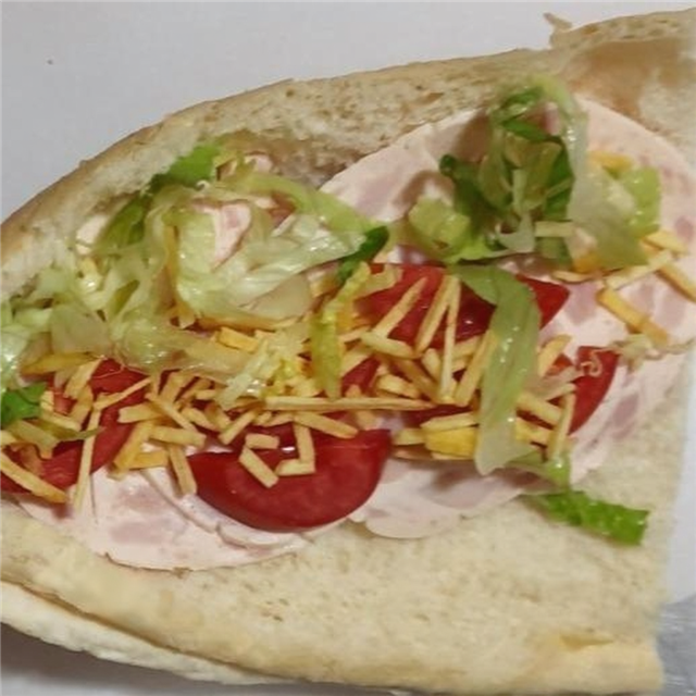 ساندویچ ژامبون گوشت سرد