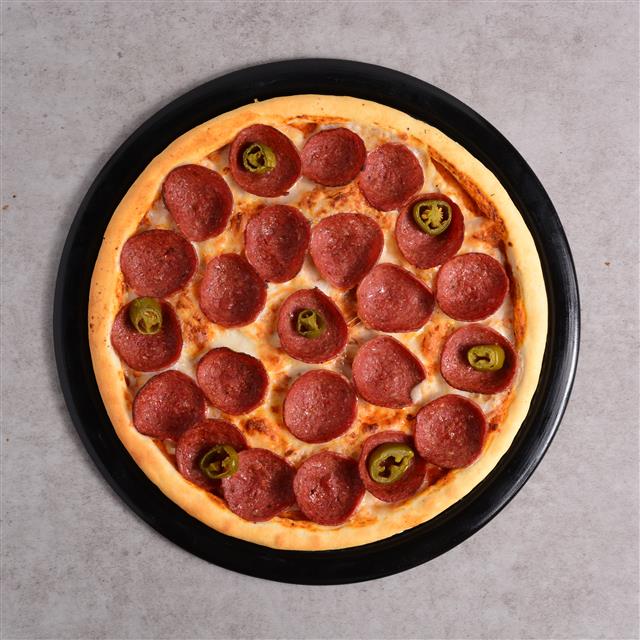 پیتزا پپرونی ایتالیایی