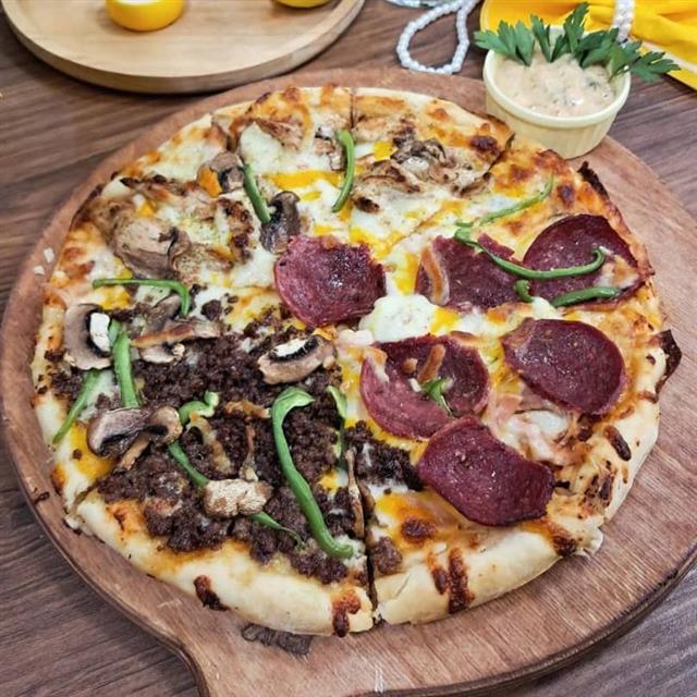 پیتزا مخصوص خانواده کافه لیمو