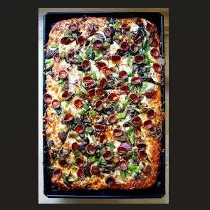 پیتزا رست بیف نیم متری