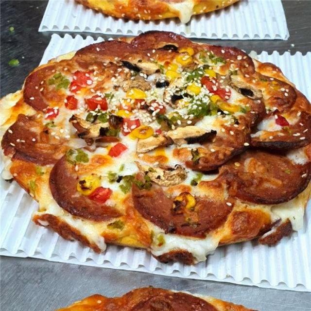 پیتزا پپرونی امریکایی مینی