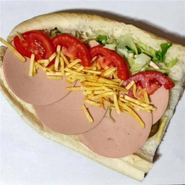 ساندویچ کالباس مارتا سرد