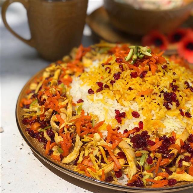 زرشک پلو با مرغ و هویج