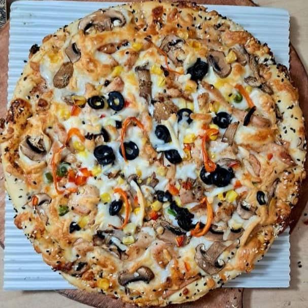 پیتزا چیکن بزرگ