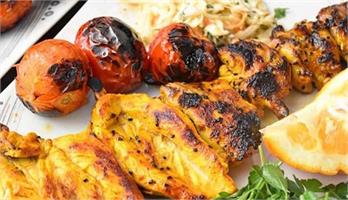 غذای بیرون بر دیگ دیگ